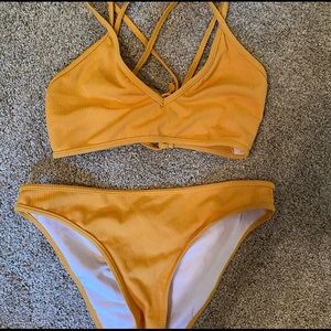 ribber yellow bikini!